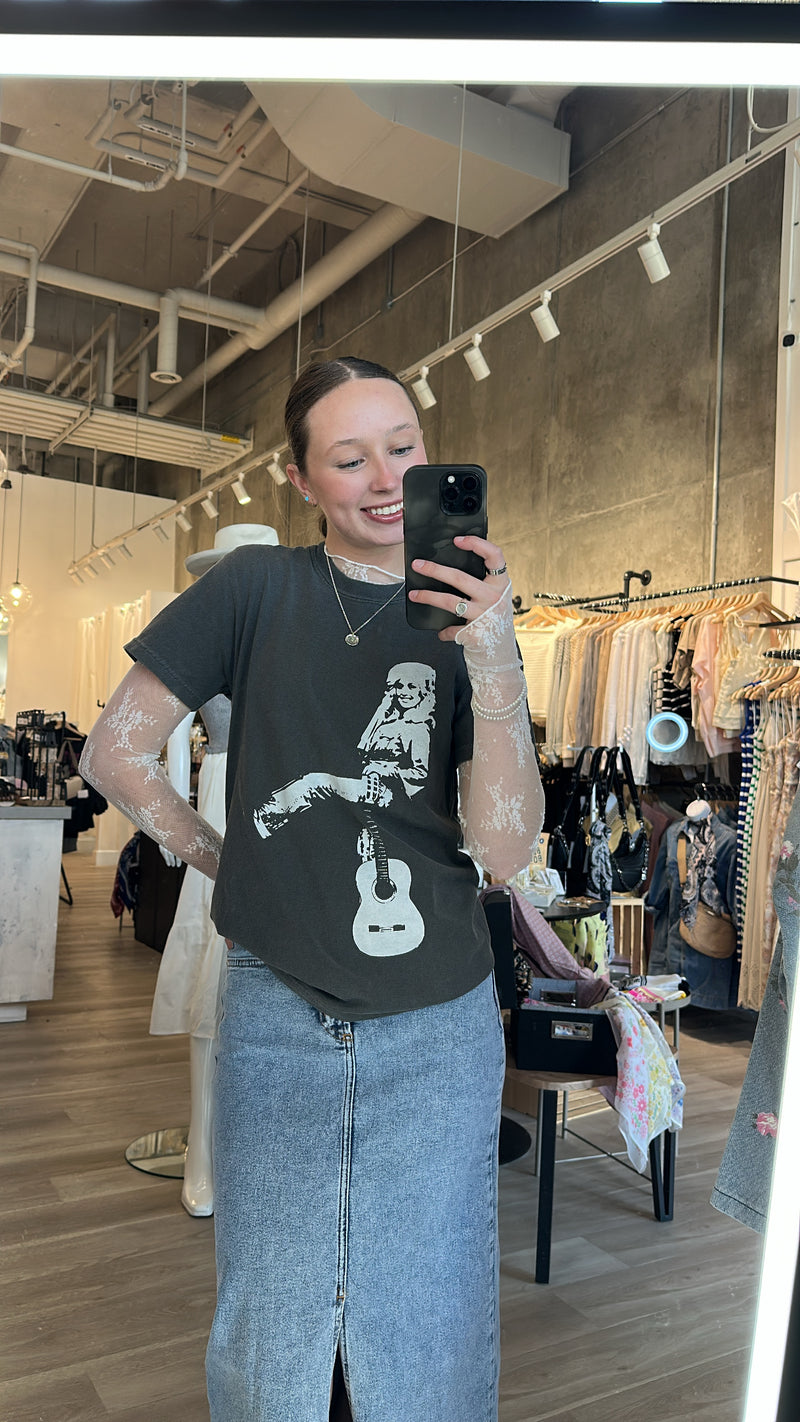 Hey Dolly Tee
