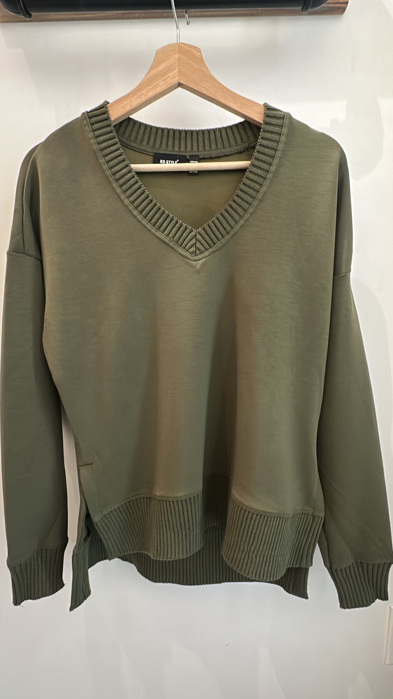 Flo V-Neck | 2 colours