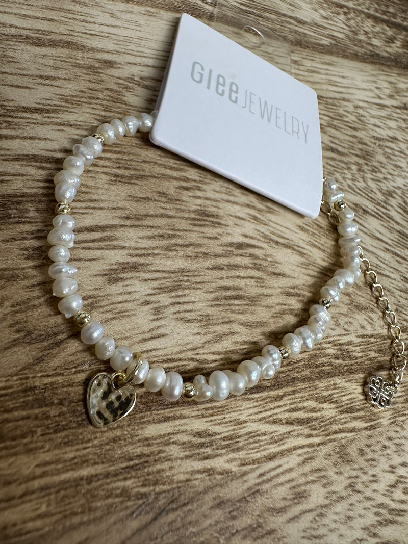 Amado White Pearl Bracelet