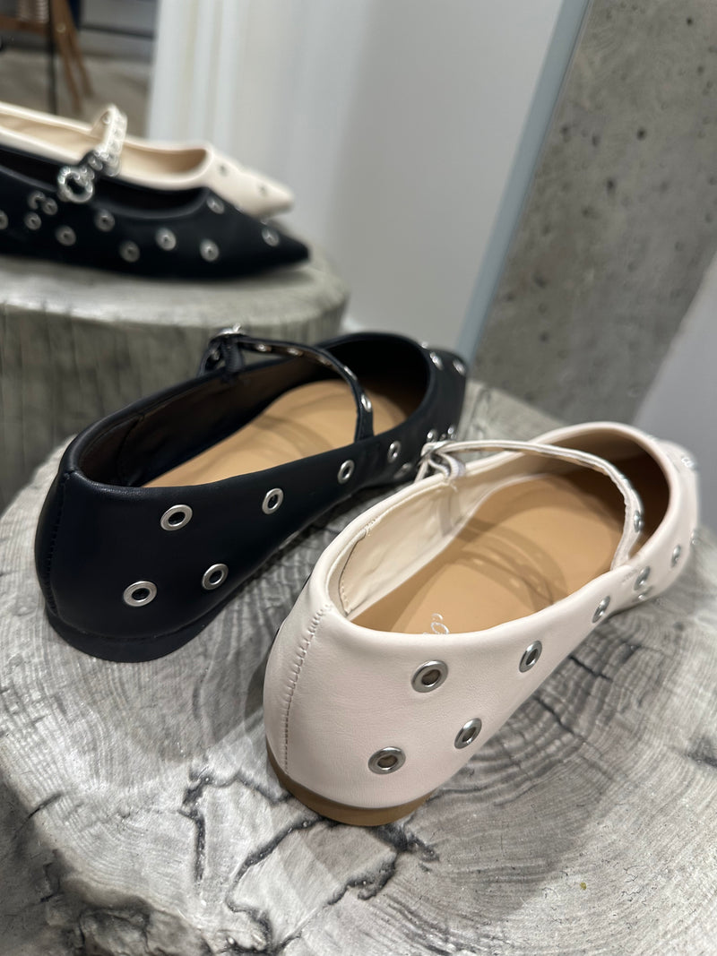 Eyelet Ballet Flat | 2 colours