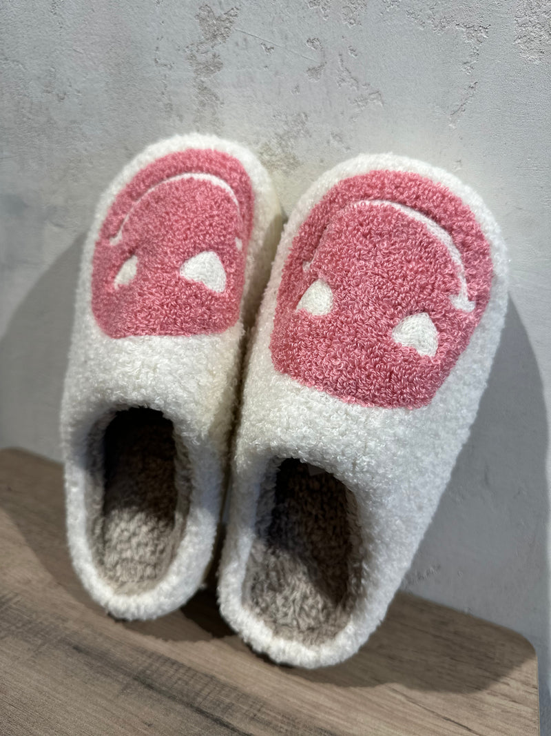 Happy Feet Slippers | Heart Eyes