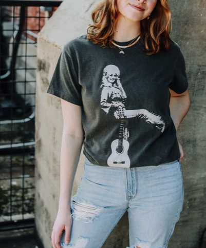 Hey Dolly Tee