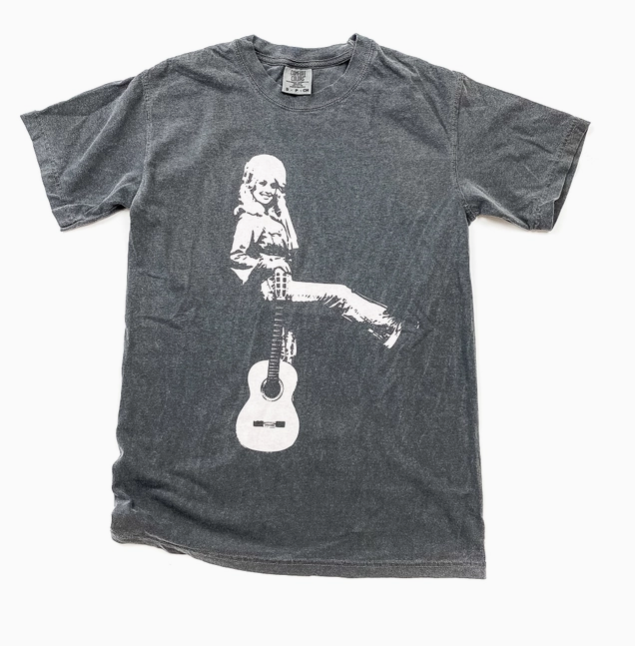 Hey Dolly Tee